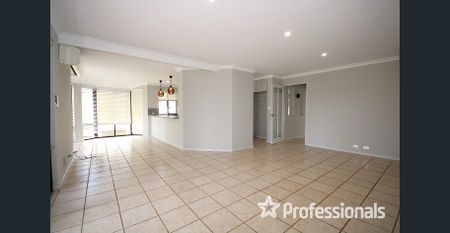 Elegant Double-Storey Home in Prestigious Pelican Point! - Photo 3