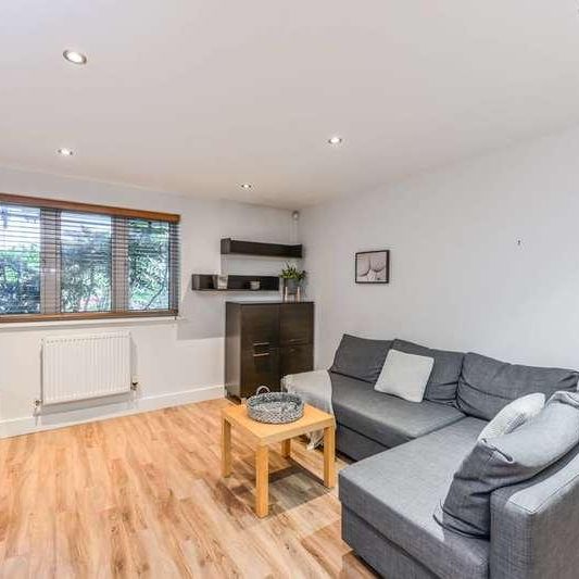 Stane Grove, Clapham North, SW9 - Photo 1