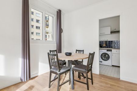 Location Appartement 2 pièces Meublé 60m² PARIS 15ème - Photo 2
