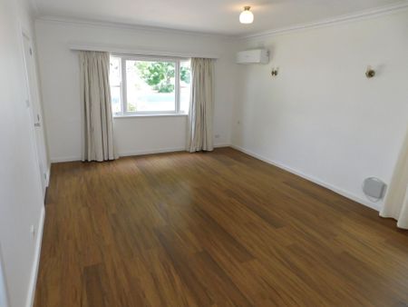 RENOVATED TWO BEDROOM HOUSE - Photo 4