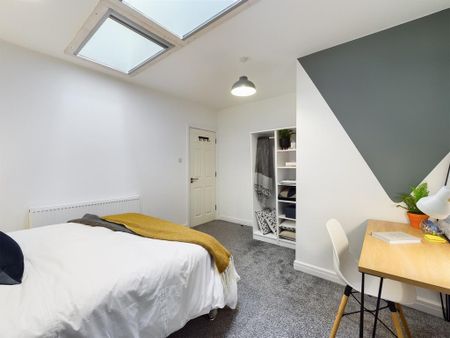 1 bedroom in a house share to rent - Photo 4