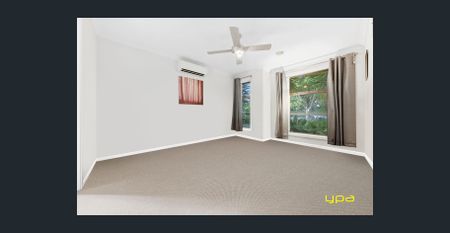 Charming Family Home in Cranbourne East - Photo 3