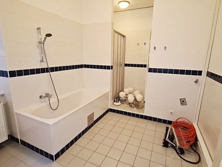 BÖRSE-NÄHE, GONZAGAGASSE, gepflegte 132 m2 Altbau, 3 Zimmer, Extraküche, 2 Bäder, Parketten, U2/U4-Nähe - Photo 4