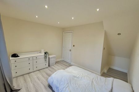 Market Place - Photo 4