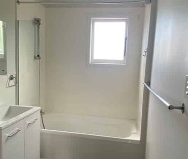 Large Four Bedroom Home - Photo 3