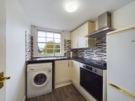 London Road, Cheltenham, Gloucestershire, GL52 - Photo 3