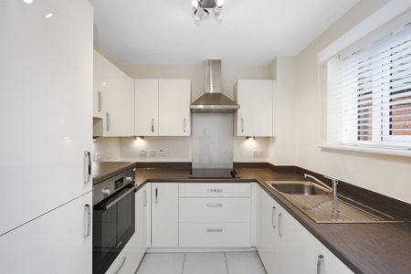 1 bedroom retirement property to rent - Photo 5