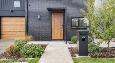 Trentham 3 Bedrooms - Photo 2