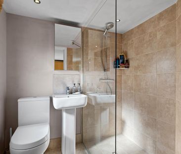 4 bedroom terraced house to rent - Photo 4