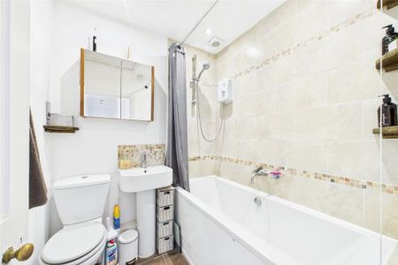 2 bedroom maisonette to rent - Photo 2