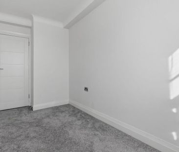 3 bedroom flat to rent - Photo 3