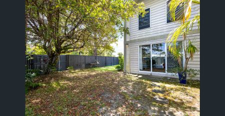 Offering the Perfect Combination Convenience and Tranquility - Photo 2