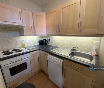 1 bedroom flat to rent - Photo 2