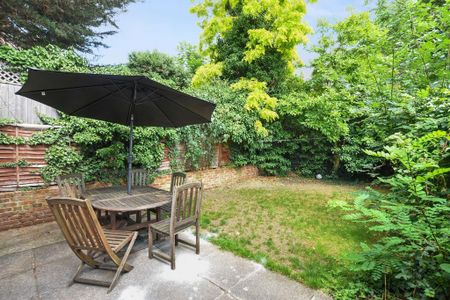 4 bedroom townhouse to rent - Photo 4