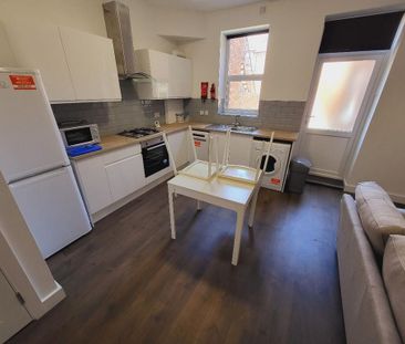 2 bedroom flat to rent - Photo 5