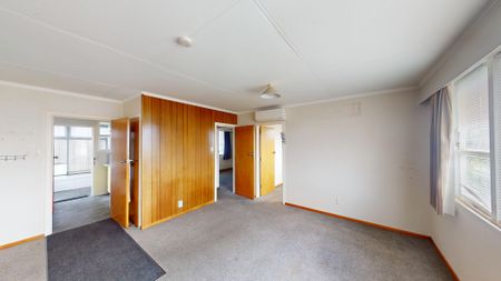 City Centre - 2 Bedrooms - Photo 2