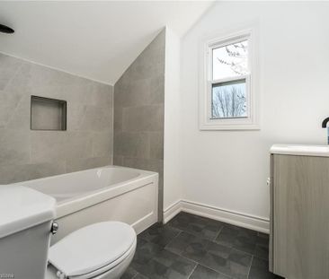 For Lease - 129 Durham Street Unit# upper - unit 2, Port Colborne, ... - Photo 4