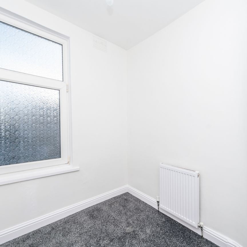 COBDEN GROVE LEEDS LS12 5PA - Photo 1