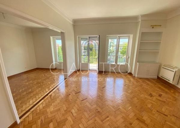 Apartamento T3+1 em Lisboa