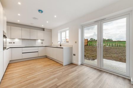 3 bedroom semi-detached house to rent - Photo 5