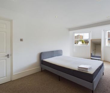 3 bedroom maisonette to rent - Photo 2