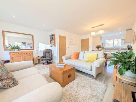 2 bedroom property to rent - Photo 3