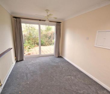 3 bedroom semi-detached house to rent - Photo 2