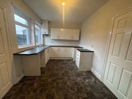 2 bedroom terraced house to rent - Photo 4