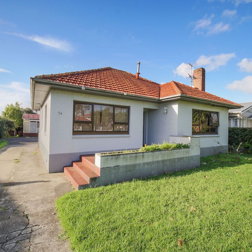 3 Bedroom Brick & Tile Home in Central Papatoetoe - Photo 1