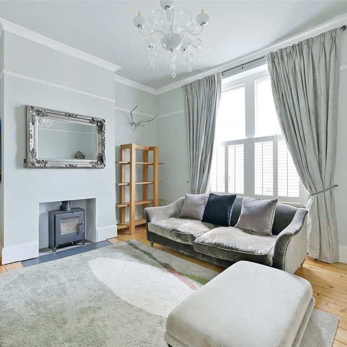 4 bedroom terraced house to rent - Photo 1