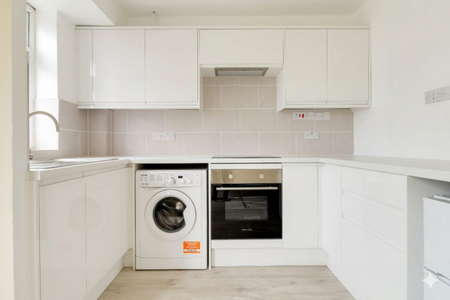 1 Bedroom - Photo 4