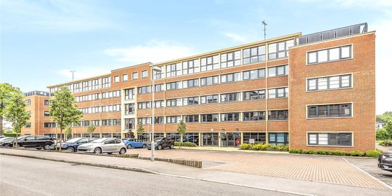 Wessex Court, Farnborough Wessex Court, Farnborough - Photo 3