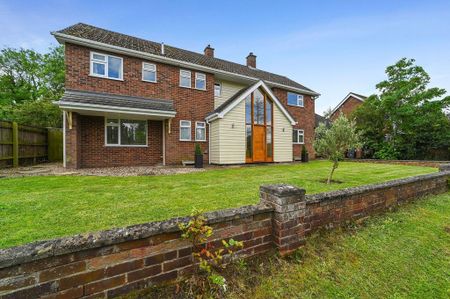 4 bedroom detached house to rent - Photo 4