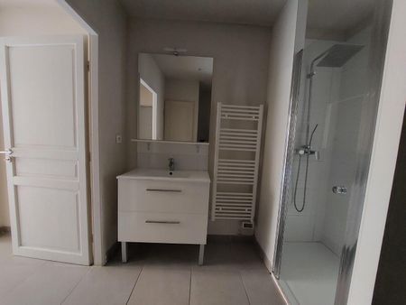 location Appartement T2 DE 45.7m² À AIX EN PROVENCE - Photo 3