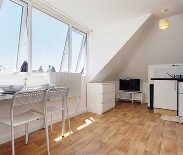 Flat 6, Primerose, Bournemouth, BH3 - Photo 1