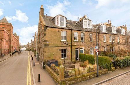 A gorgeous main door one bedroom Victorian ground floor Colony flat, boasting a mix of period and contemporary design. - Photo 3