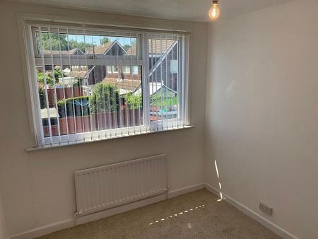 3 bedroom semi-detached house to rent - Photo 5