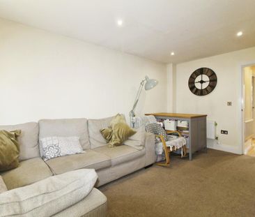 2 bedroom end of terrace house to rent - Photo 6