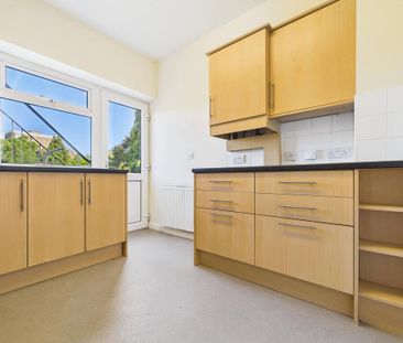 3 bedroom flat to rent - Photo 5