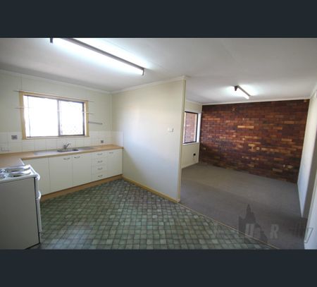 3/11 Coomber Street, Svensson Heights, Qld 4670 - Photo 5