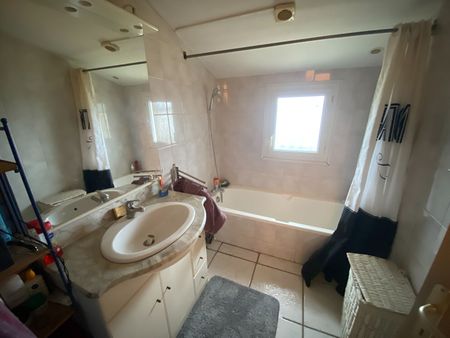 Location appartement 3 pièces, 74.03m², Fendeille - Photo 4