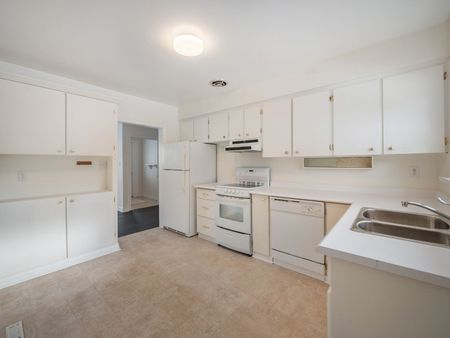 For Lease - 3 Merredin Place, Toronto, Ontario - Photo 3