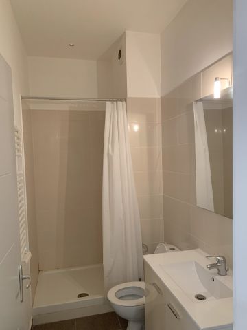 Location Appartement 2 pièces 38m² MARSEILLE 5ème - Photo 5