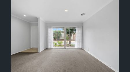Start Smart In An Unbeatable Location. - Photo 2