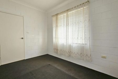 TWO BEDROOM UNIT IN SOUTH DUBBO - Photo 2