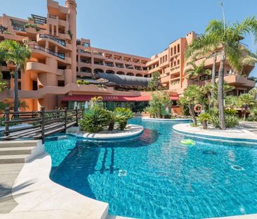 Apartment for rent in Estepona - Photo 1