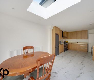 11 bedroom house of multiple occupation to rent - Photo 3