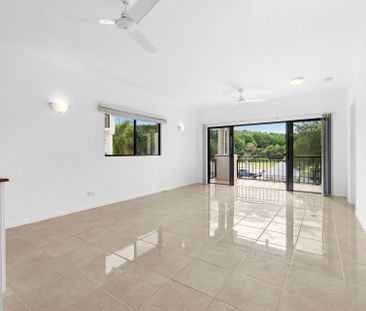 Convenient unfurnished Esplanade apartment. - Photo 5