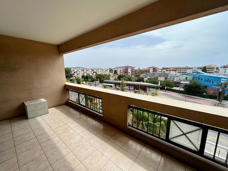 Location Appartement 3 pièces 65m² MANDELIEU LA NAPOULE 06210 - Photo 5