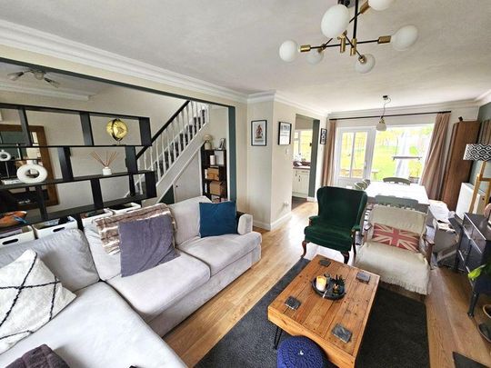 3 bedroom semi-detached house to rent - Photo 1